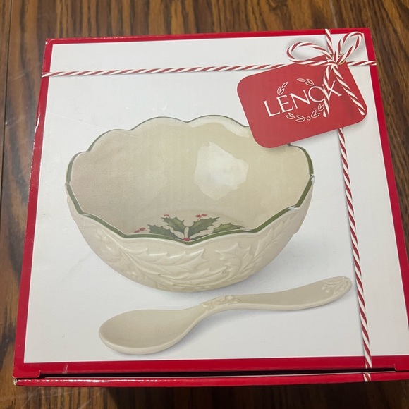 Lenox Other - Lenox Cream and Green Holiday Bowl Set